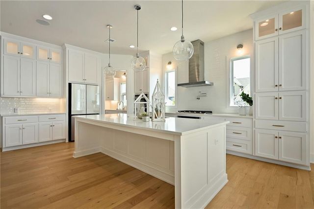 11903 W 167th Terrace, Overland Park, KS 66221