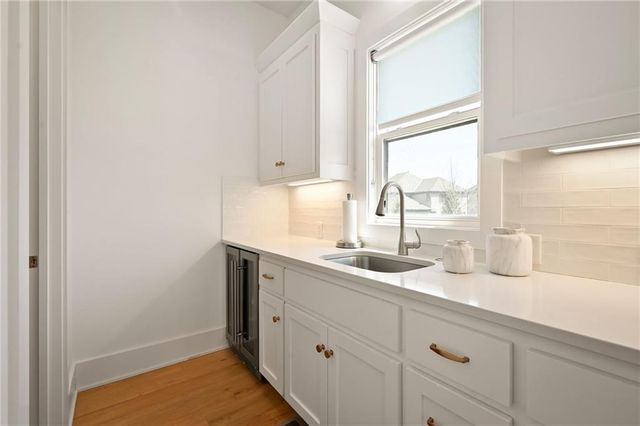 11903 W 167th Terrace, Overland Park, KS 66221