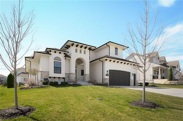 11903 W 167th Terrace, Overland Park, KS 66221