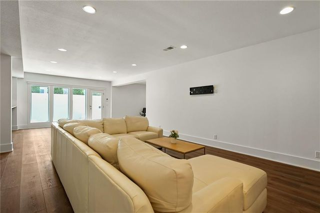 11903 W 167th Terrace, Overland Park, KS 66221