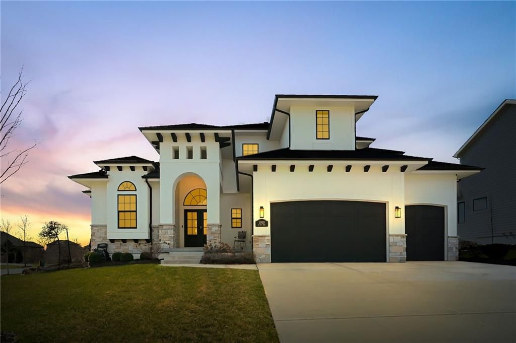 11903 W 167th Terrace, Overland Park, KS 66221