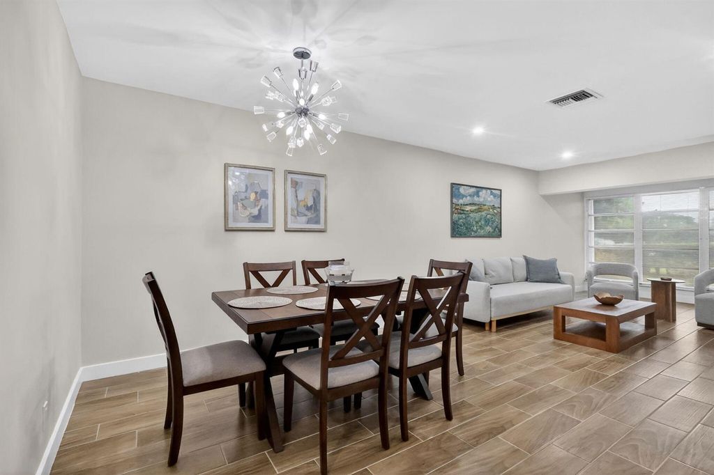 1101 Cactus Terrace 204, Delray Beach, FL 33445