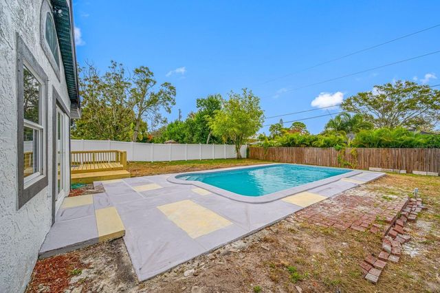 1469 YOUNG AVENUE, Clearwater, FL 33756