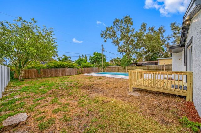 1469 YOUNG AVENUE, Clearwater, FL 33756