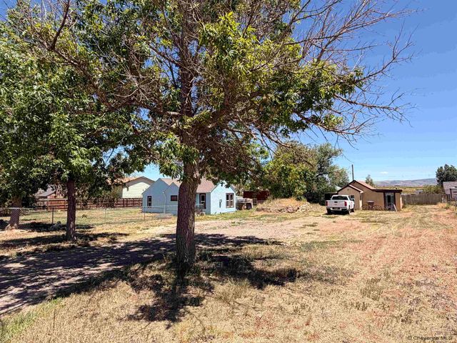 261 N TAYLOR, Laramie, WY 82070