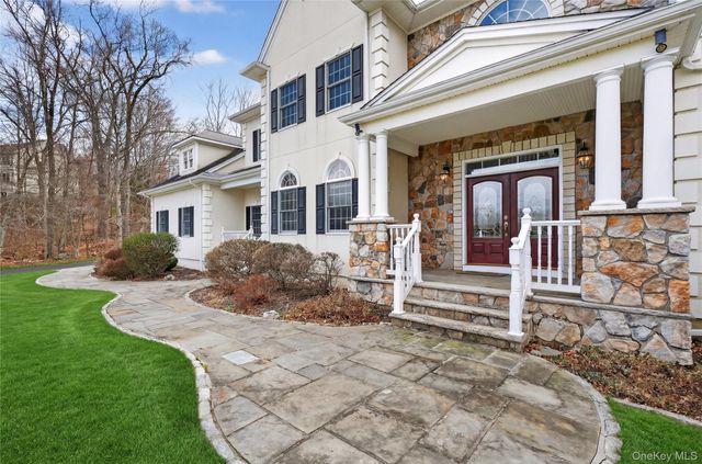 19 Parkview Circle, Carmel, NY 10512