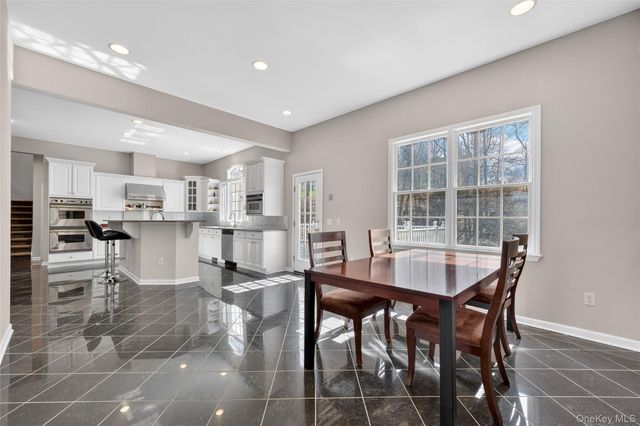 19 Parkview Circle, Carmel, NY 10512