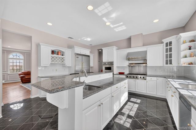 19 Parkview Circle, Carmel, NY 10512