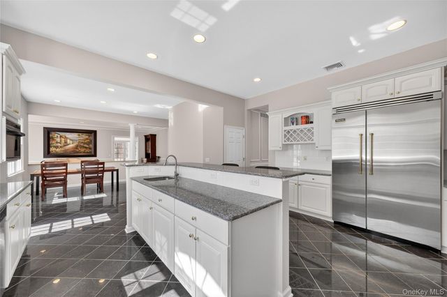 19 Parkview Circle, Carmel, NY 10512