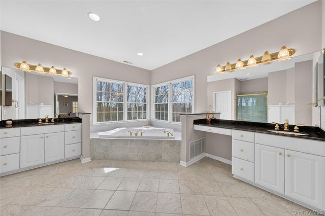 19 Parkview Circle, Carmel, NY 10512