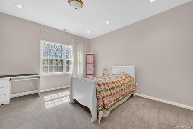 19 Parkview Circle, Carmel, NY 10512
