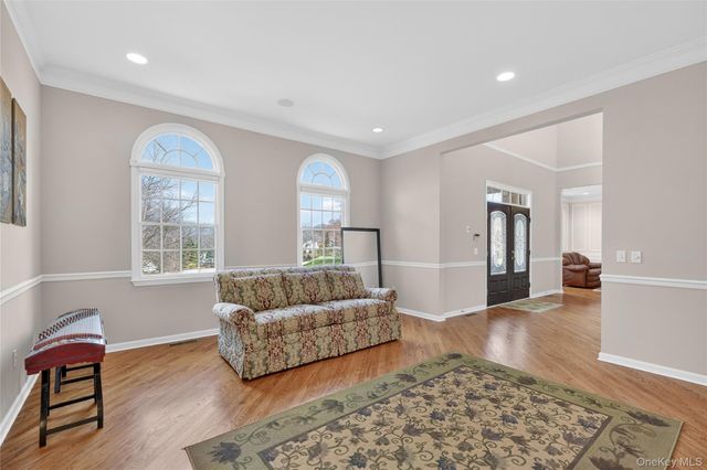 19 Parkview Circle, Carmel, NY 10512