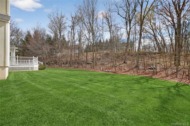 19 Parkview Circle, Carmel, NY 10512