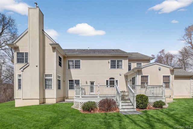 19 Parkview Circle, Carmel, NY 10512