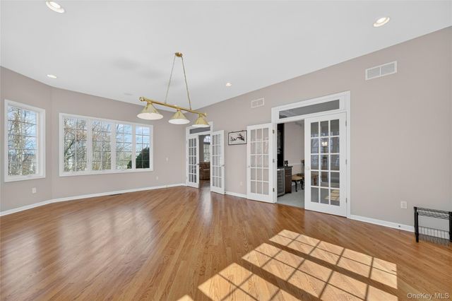 19 Parkview Circle, Carmel, NY 10512