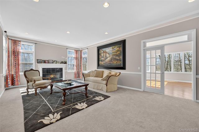 19 Parkview Circle, Carmel, NY 10512