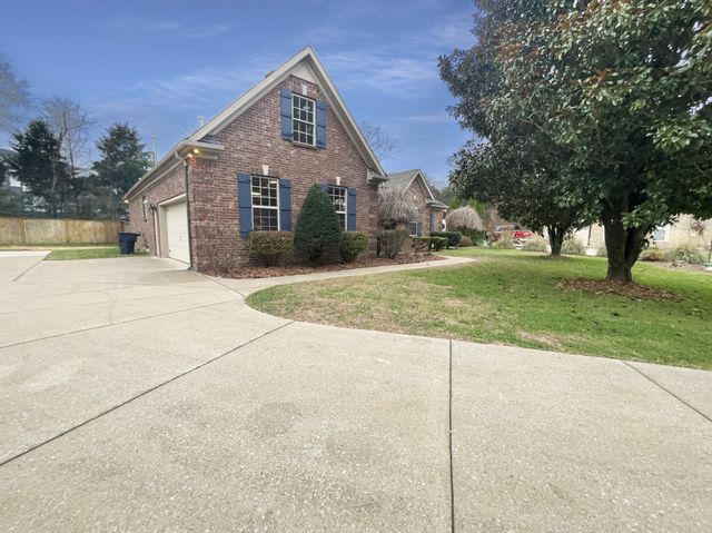 1443 Winterberry Dr, Murfreesboro, TN 37130