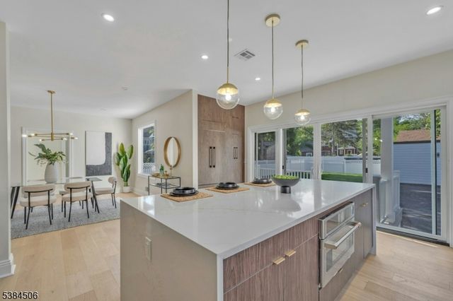 12 Irving St, Montclair Twp., NJ 07042