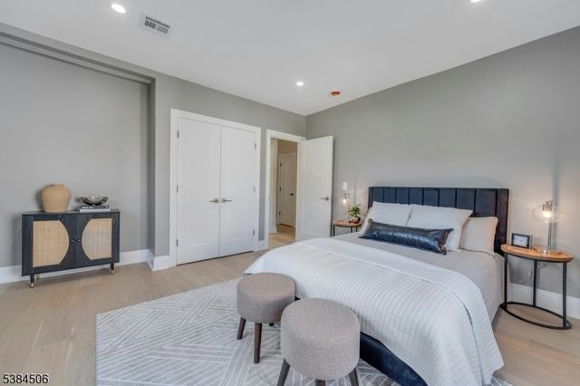 12 Irving St, Montclair Twp., NJ 07042