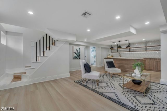 12 Irving St, Montclair Twp., NJ 07042
