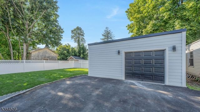 12 Irving St, Montclair Twp., NJ 07042