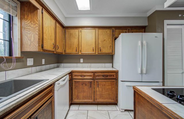123 W Circle Drive, Baytown, TX 77521