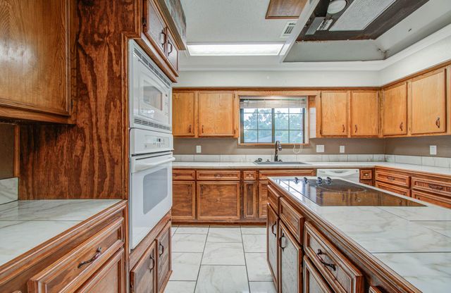 123 W Circle Drive, Baytown, TX 77521