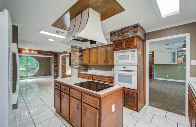 123 W Circle Drive, Baytown, TX 77521