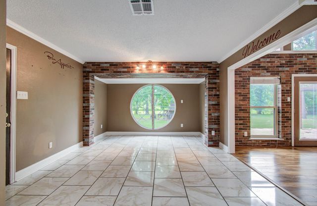 123 W Circle Drive, Baytown, TX 77521