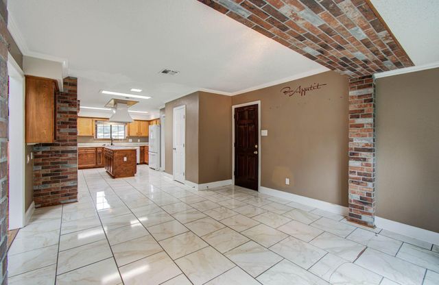 123 W Circle Drive, Baytown, TX 77521
