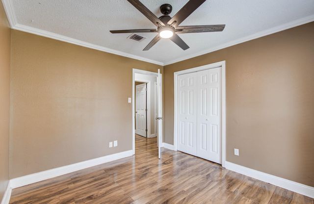 123 W Circle Drive, Baytown, TX 77521