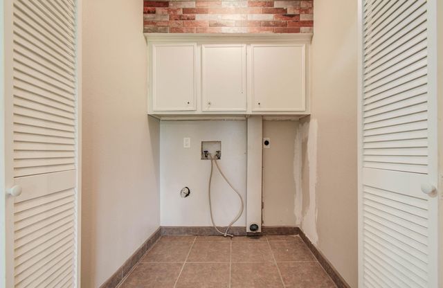 123 W Circle Drive, Baytown, TX 77521