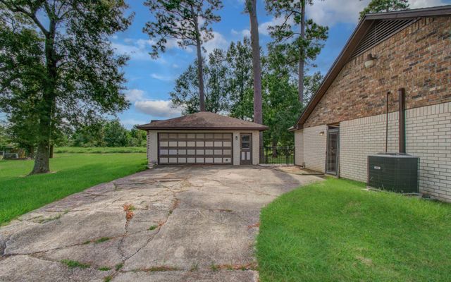 123 W Circle Drive, Baytown, TX 77521