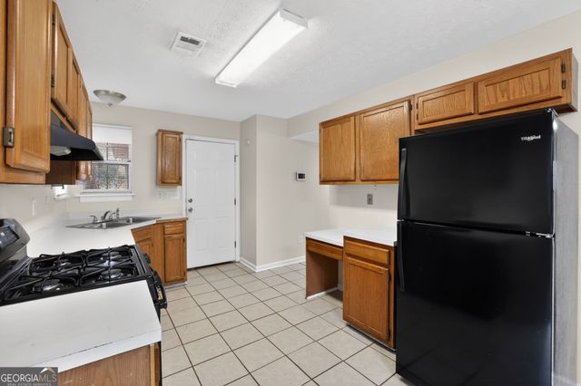 5635 Hunters Crossing Court, Lithonia, GA 30038