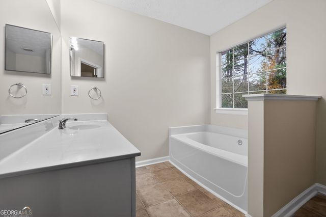 5635 Hunters Crossing Court, Lithonia, GA 30038