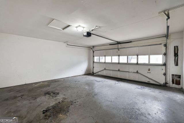 5635 Hunters Crossing Court, Lithonia, GA 30038