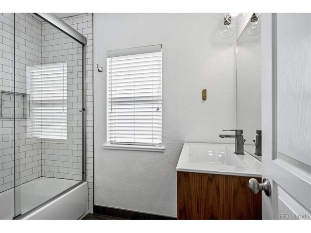 3065 Bellaire St, Denver, CO 80207