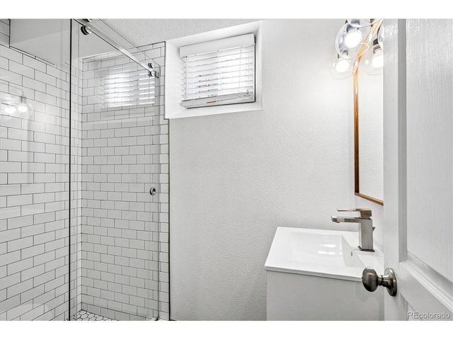 3065 Bellaire St, Denver, CO 80207