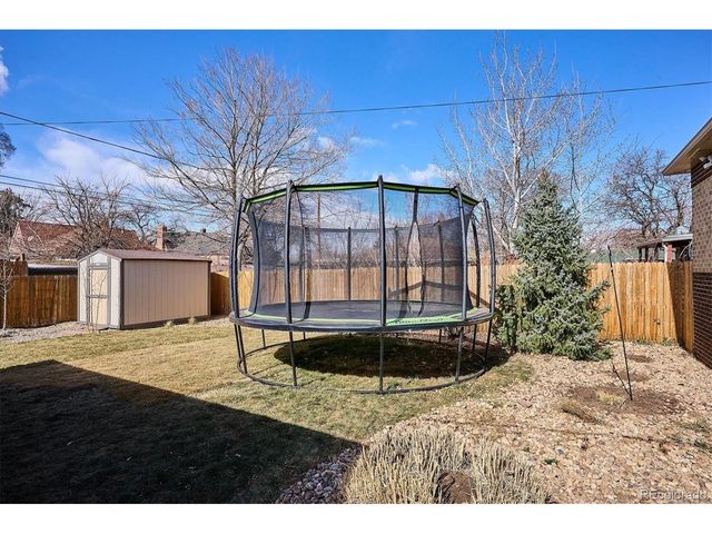 3065 Bellaire St, Denver, CO 80207