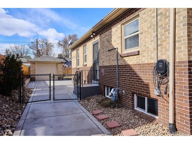 3065 Bellaire St, Denver, CO 80207