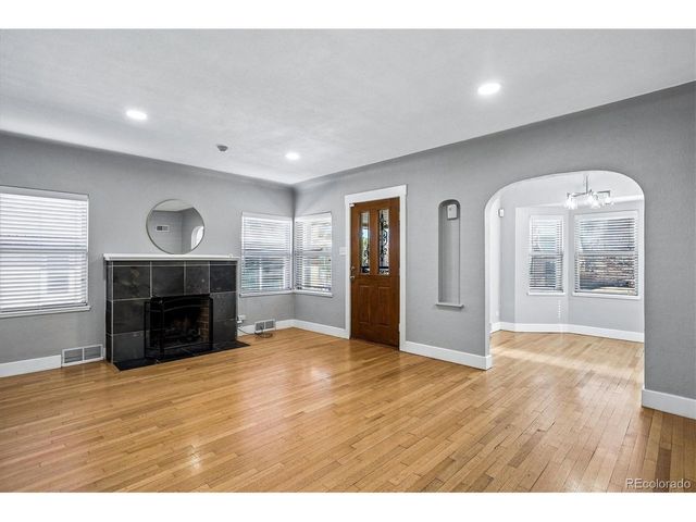 3065 Bellaire St, Denver, CO 80207