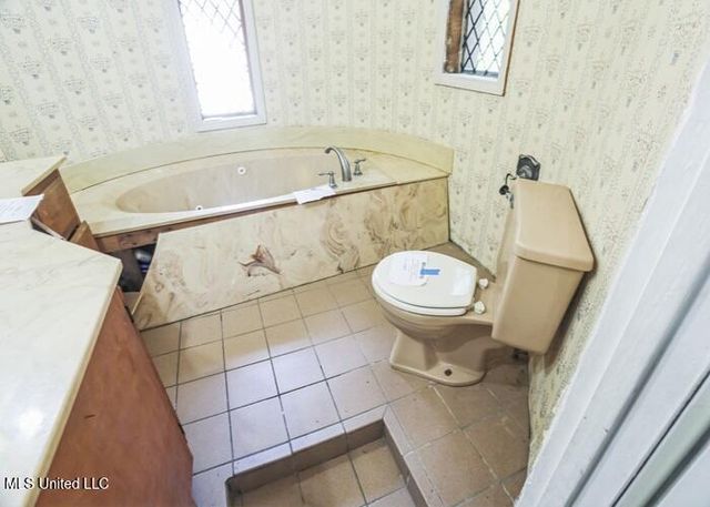 215 Girl Scout Road, Grenada, MS 38901