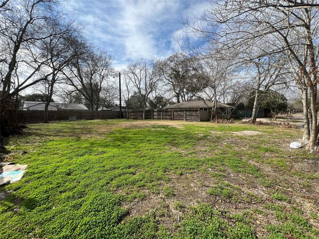 5905 Beechnut Street, Houston, TX 77074