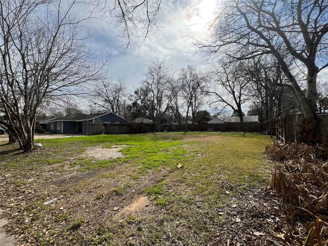 5905 Beechnut Street, Houston, TX 77074