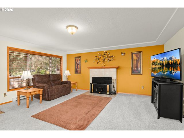 12605 Se HOLGATE Blvd, Portland, OR 97236