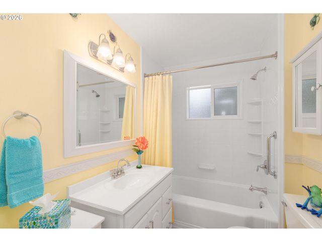 12605 Se HOLGATE Blvd, Portland, OR 97236