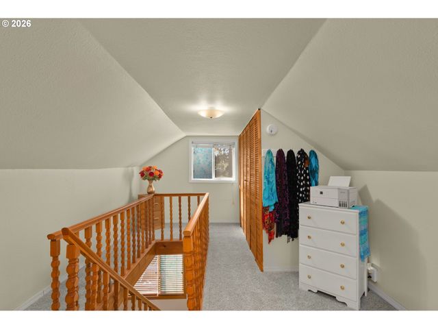 12605 Se HOLGATE Blvd, Portland, OR 97236