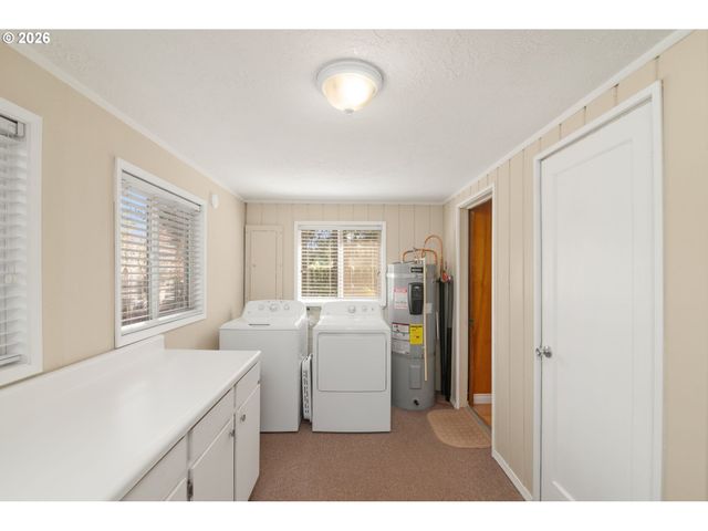 12605 Se HOLGATE Blvd, Portland, OR 97236