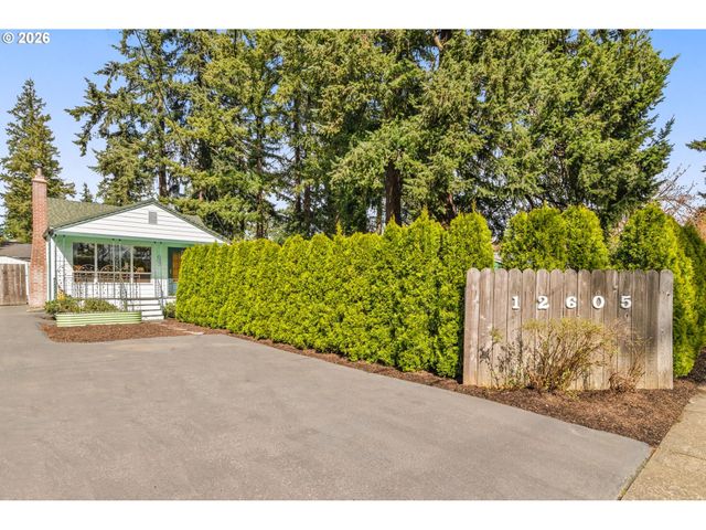 12605 Se HOLGATE Blvd, Portland, OR 97236