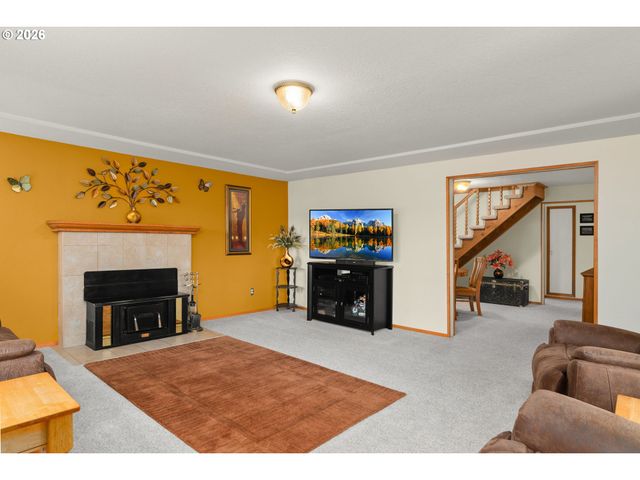 12605 Se HOLGATE Blvd, Portland, OR 97236